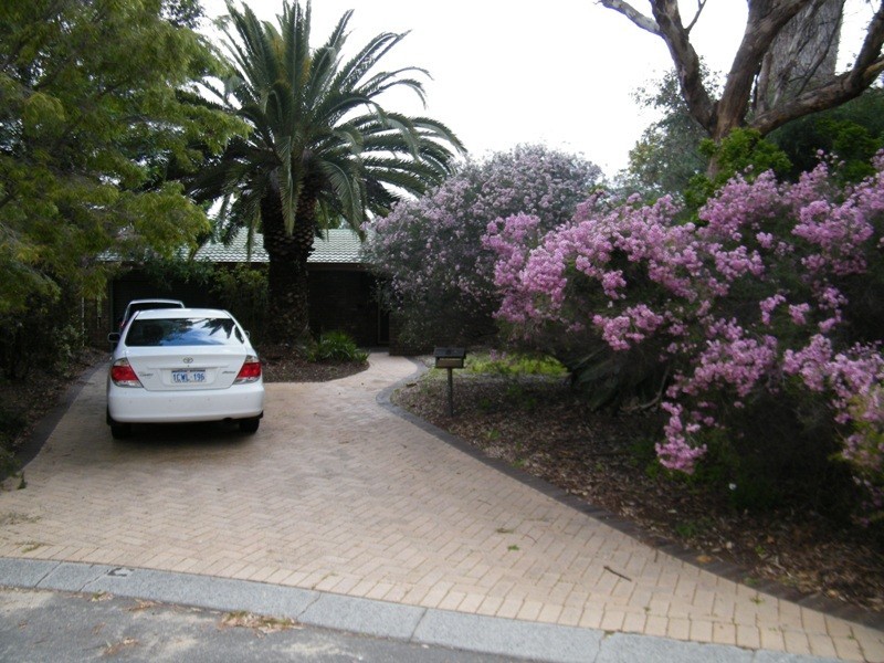 8 Chelsea Court, Kingsley WA 6026