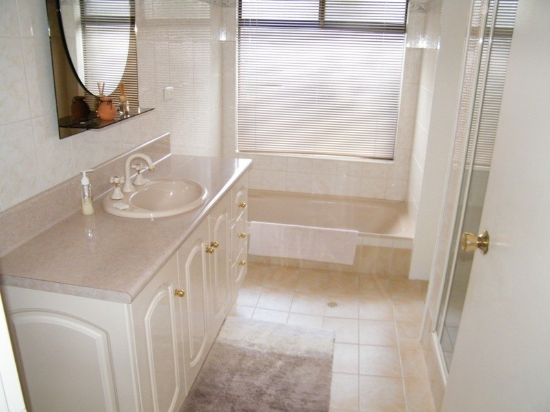 8 Chelsea Court, Kingsley WA 6026