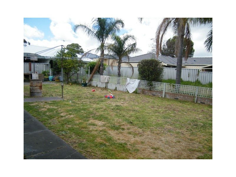 40 Tontave Road, Westminster WA 6061