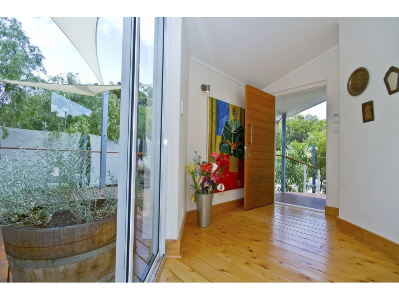 16 Hooley Street, Swanbourne WA 6010