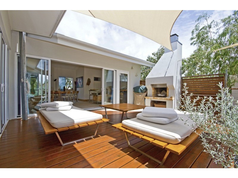 16 Hooley Street, Swanbourne WA 6010