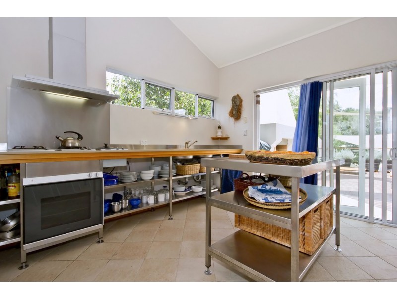 16 Hooley Street, Swanbourne WA 6010