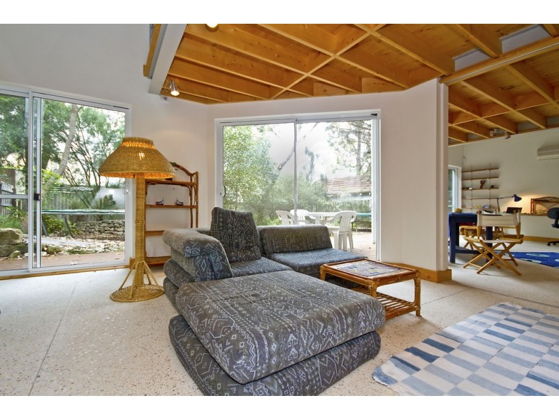 16 Hooley Street, Swanbourne WA 6010