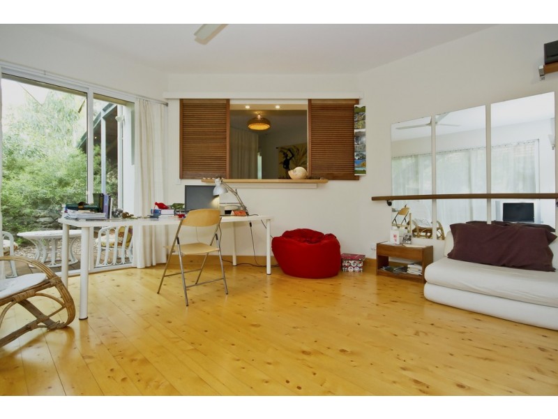 16 Hooley Street, Swanbourne WA 6010