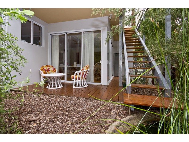 16 Hooley Street, Swanbourne WA 6010