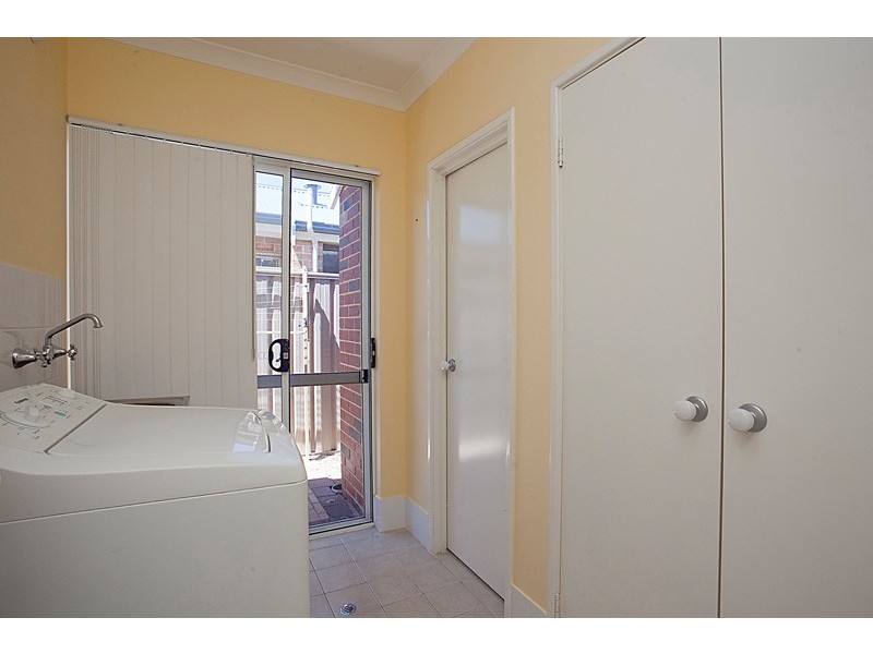 17 Viognier Link, Pearsall WA 6065