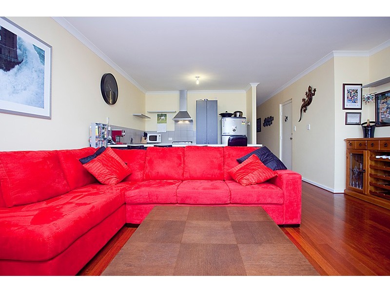 17 Viognier Link, Pearsall WA 6065