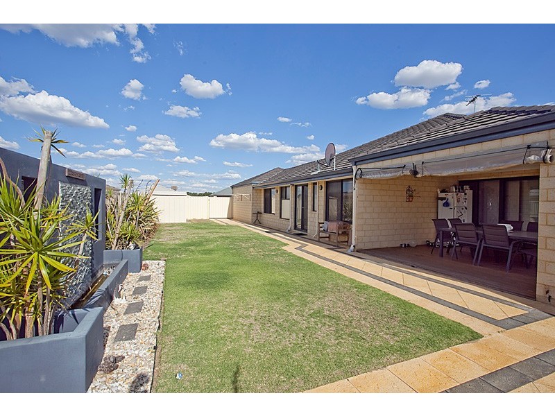 16 Karoo Way, Pearsall WA 6065