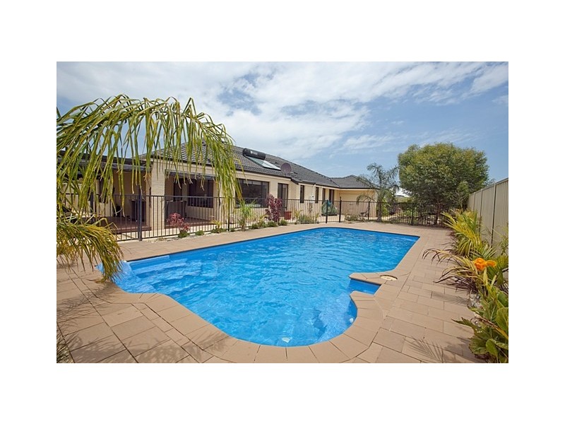 32 Bramley Loop, Madeley WA 6065