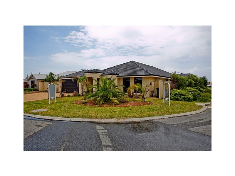 32 Bramley Loop, Madeley WA 6065