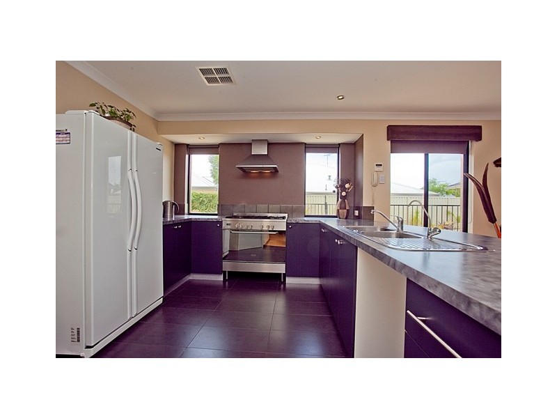 32 Bramley Loop, Madeley WA 6065