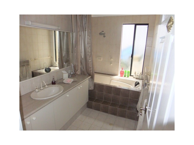 20 Henley Park Rise, Pearsall WA 6065