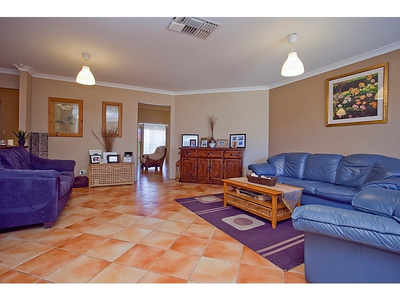 2 Walbrook Mews, Landsdale WA 6065