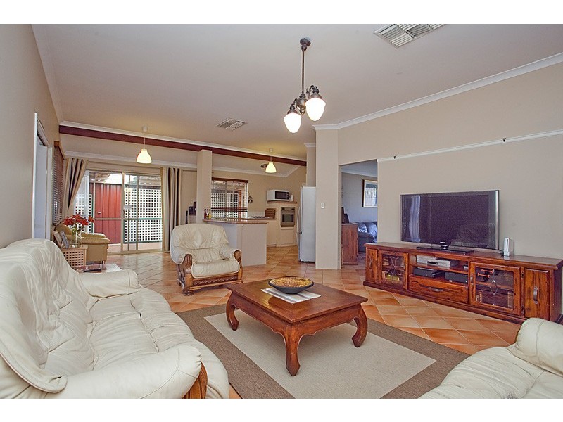 2 Walbrook Mews, Landsdale WA 6065