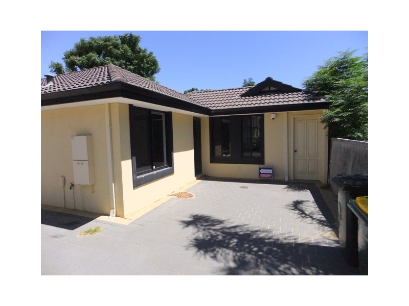 4/17 Mathoura Street, Midland WA 6056