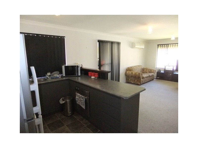 4/17 Mathoura Street, Midland WA 6056