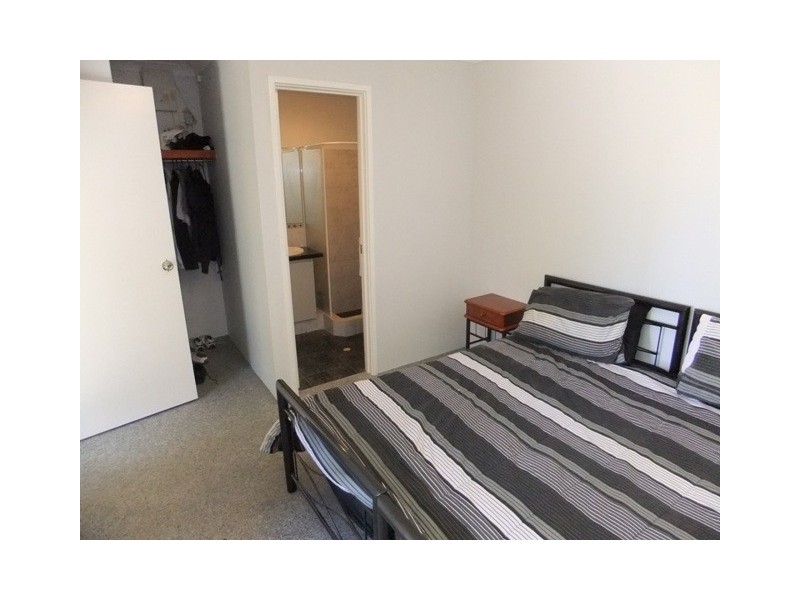 4/17 Mathoura Street, Midland WA 6056