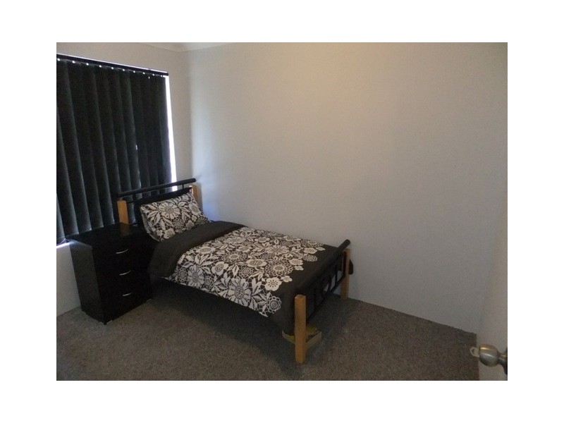 4/17 Mathoura Street, Midland WA 6056