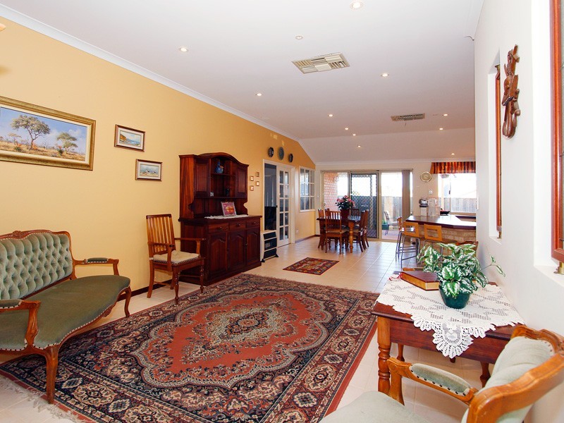 106 Rothesay Heights, Mindarie WA 6030