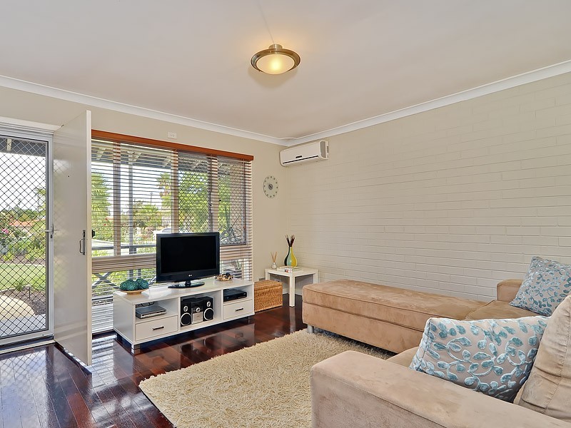 40B Meakers Way, Girrawheen WA 6064