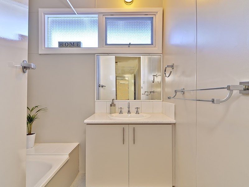 40B Meakers Way, Girrawheen WA 6064