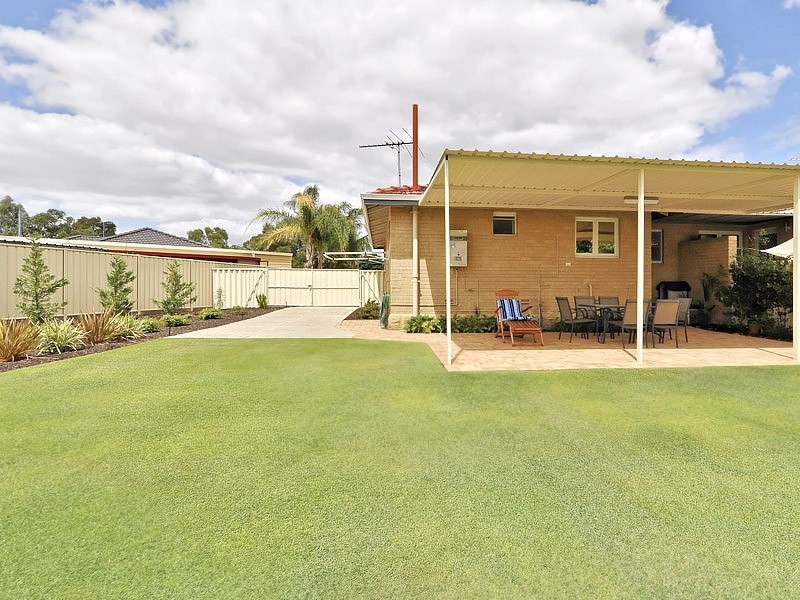 40B Meakers Way, Girrawheen WA 6064