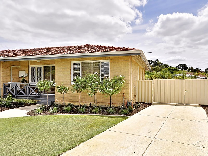 40B Meakers Way, Girrawheen WA 6064
