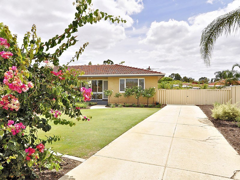 40B Meakers Way, Girrawheen WA 6064