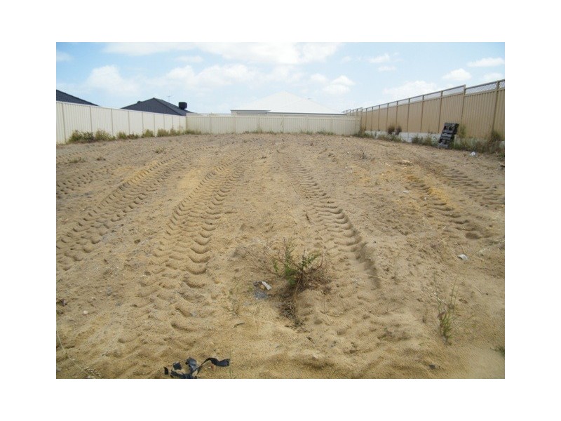 15 Memphis Ridge, Hocking WA 6065