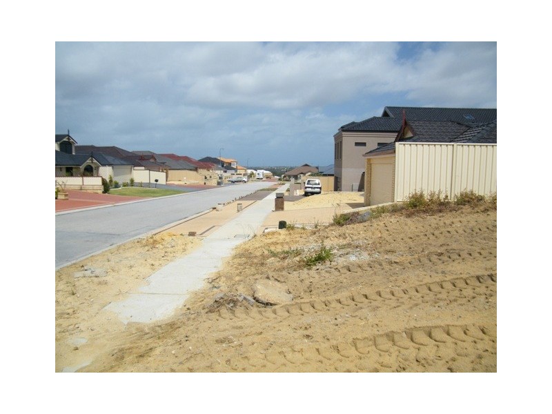 15 Memphis Ridge, Hocking WA 6065