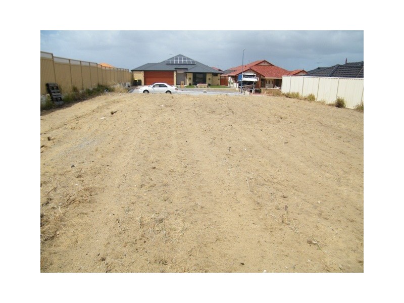 15 Memphis Ridge, Hocking WA 6065