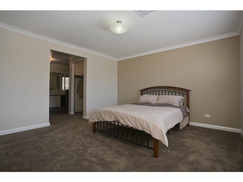 33 Roslin Road, Wanneroo WA 6065