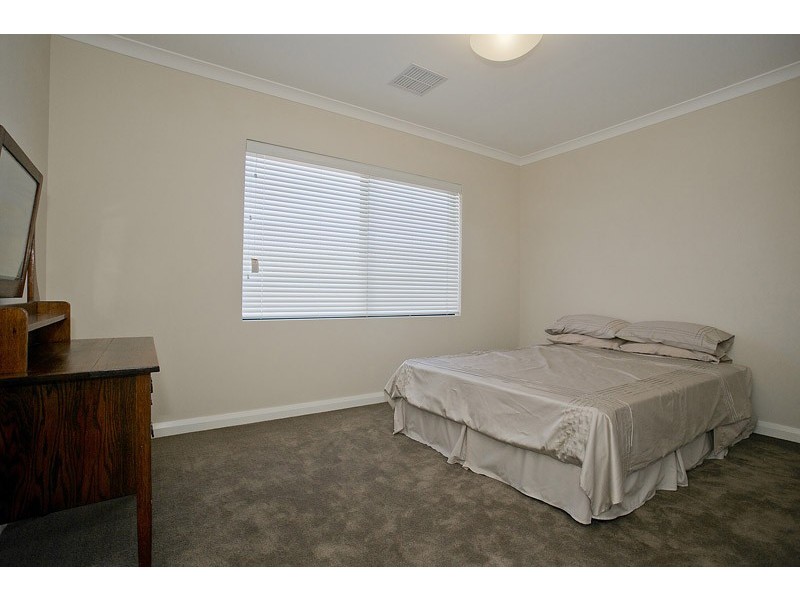 33 Roslin Road, Wanneroo WA 6065