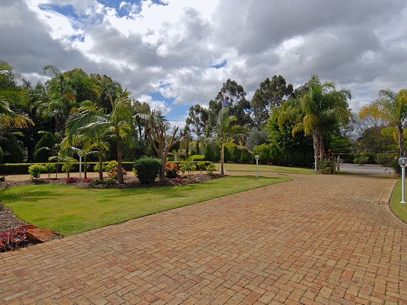 43 Louise Place, Wanneroo WA 6065