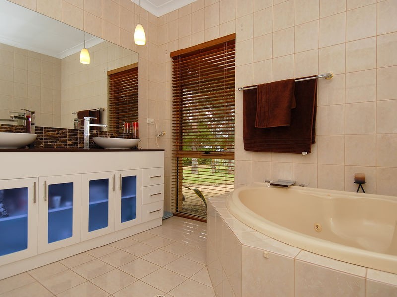 43 Louise Place, Wanneroo WA 6065