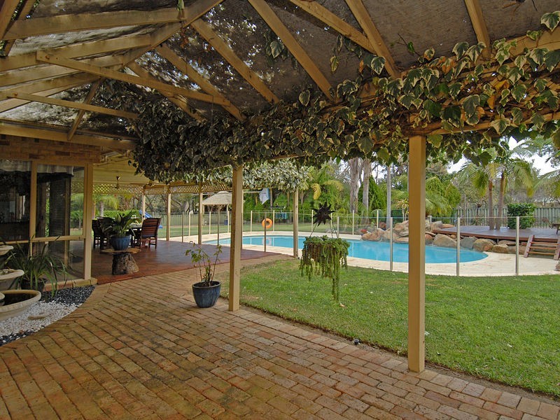 43 Louise Place, Wanneroo WA 6065