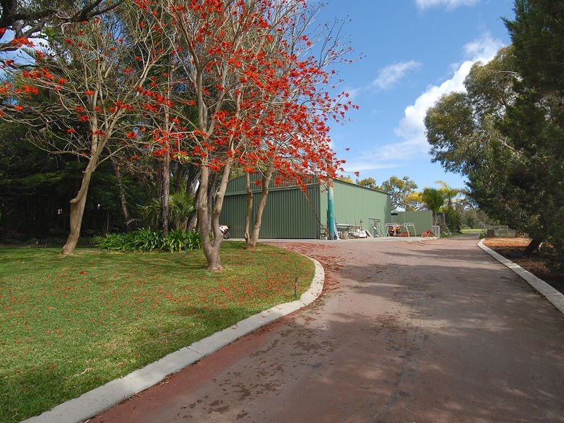 43 Louise Place, Wanneroo WA 6065