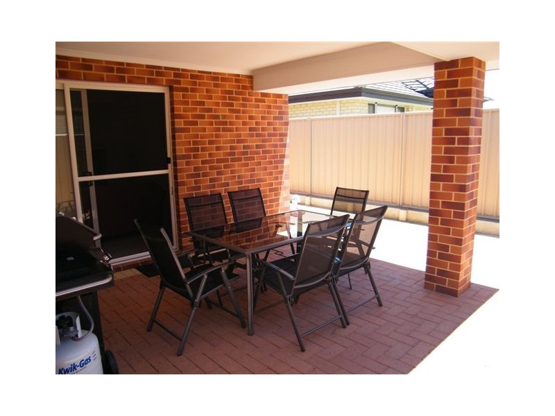 17 St Louis Avenue, Hocking WA 6065