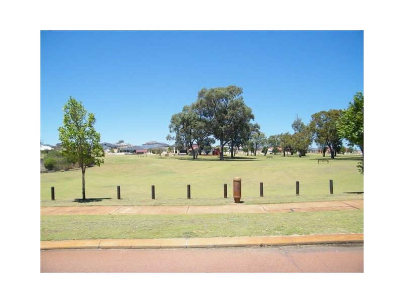 17 St Louis Avenue, Hocking WA 6065