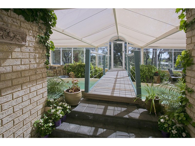 95 Colonial Circle, Gnangara WA 6077