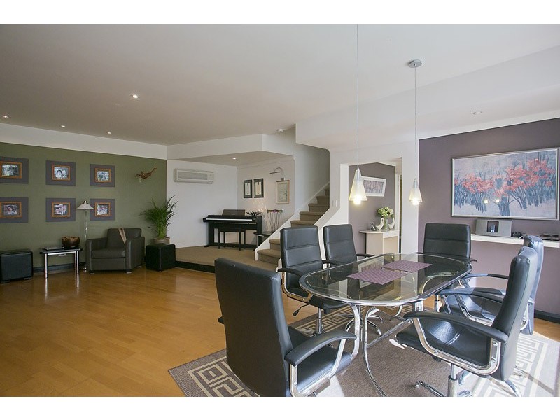 95 Colonial Circle, Gnangara WA 6077