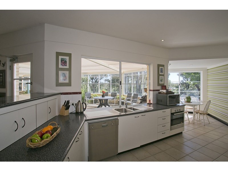 95 Colonial Circle, Gnangara WA 6077