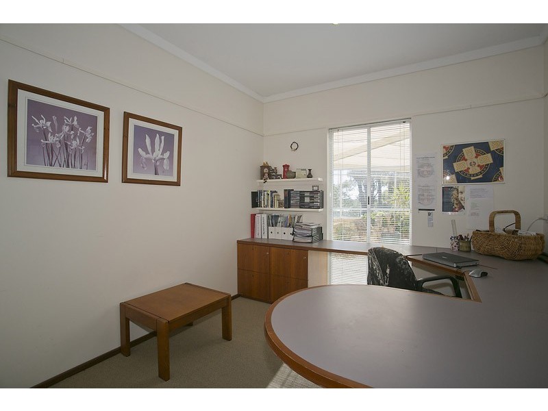 95 Colonial Circle, Gnangara WA 6077