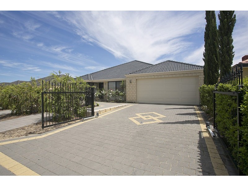 33 Vinciullo Way, Sinagra WA 6065