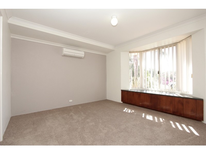 6 Hemmings Close, Clarkson WA 6030