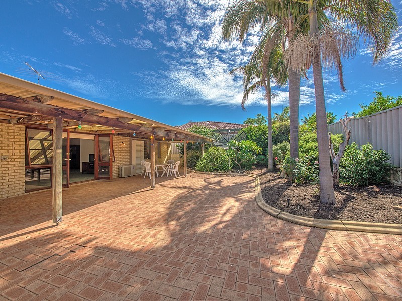 22 Catrine Court, Kingsley WA 6026