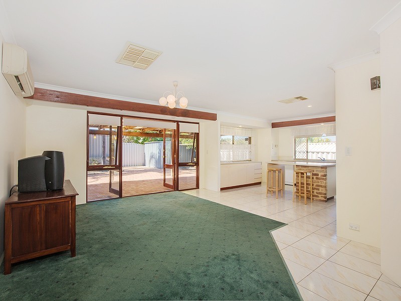 22 Catrine Court, Kingsley WA 6026