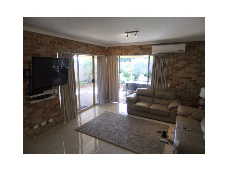 33 Manyarra Turn, Joondalup WA 6027