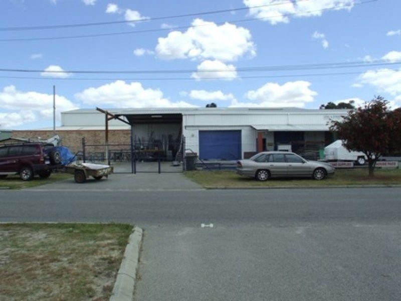 60 Gillam Drive, Kelmscott WA 6111