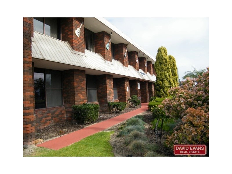 2/6 Dellamarta Road, Wangara WA 6065